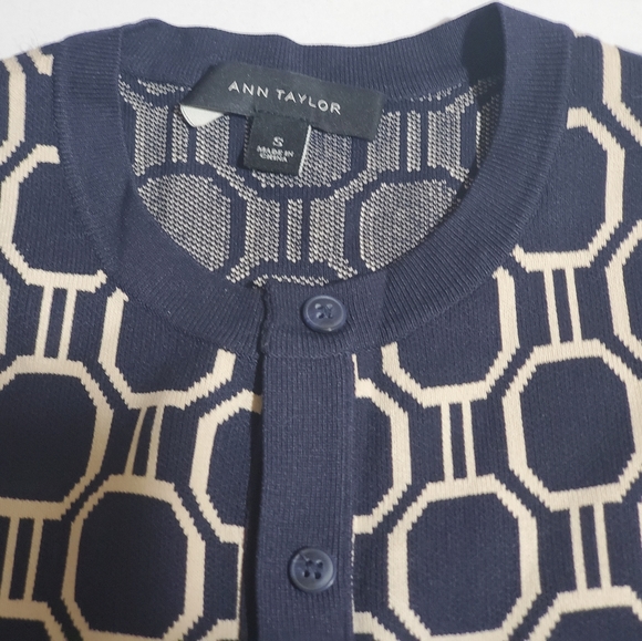 Ann Taylor Cardigan (SOLD) - Picture 3 of 5